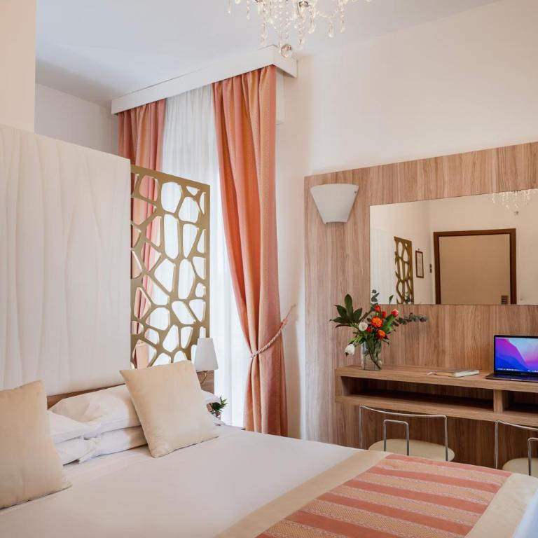 Hotel Re Enzo - Camera Matrimoniale con Balcone - 2