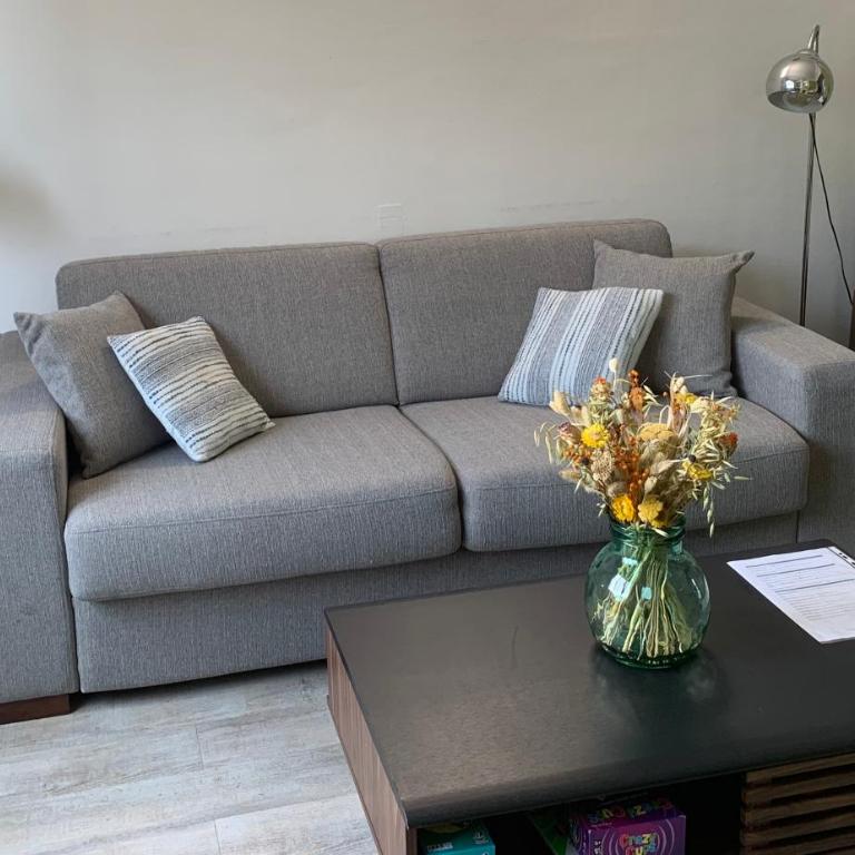 Vue exceptionnelle sur la place Gambetta Plein centre cafés restos idéal séjour pro ou en famille - Apartamento de 2 dormitorios - 1