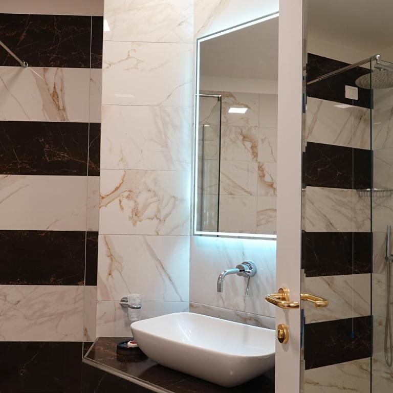 Hotel Art Resort Galleria Umberto - Junior Suite - 20