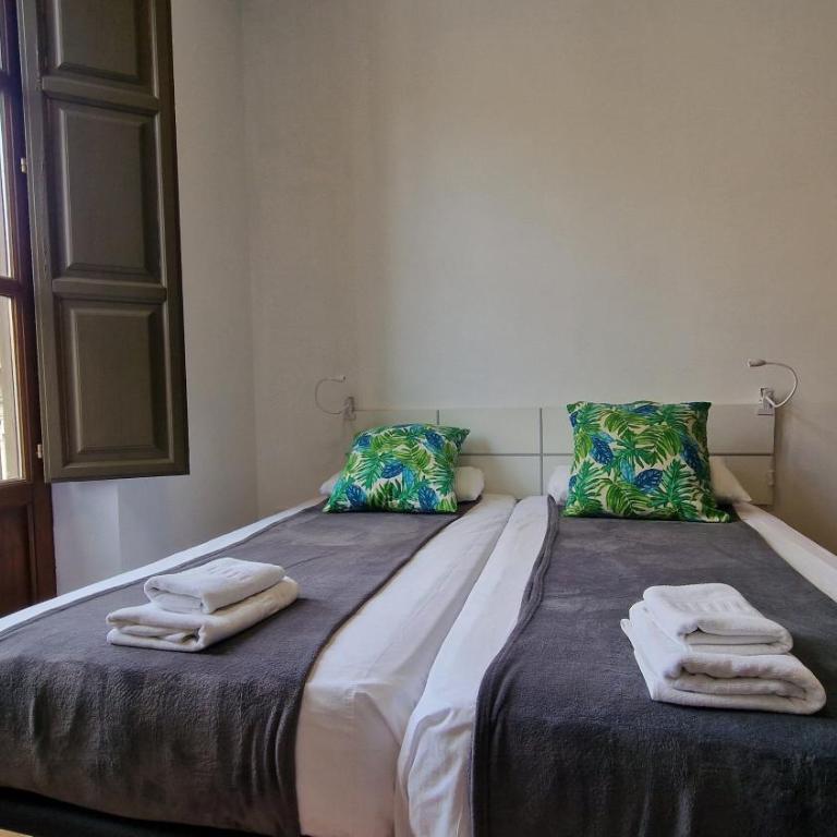 Imeda Apartamentos Escudo del Carmen 19 - Three-Bedroom Apartment - 22
