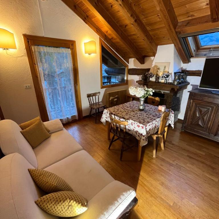 Chalet Blanc "La Mansarda" - Apartment mit 2 Schlafzimmern - 3