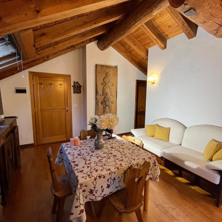 Chalet Blanc "La Mansarda" - Apartment mit 2 Schlafzimmern - 14