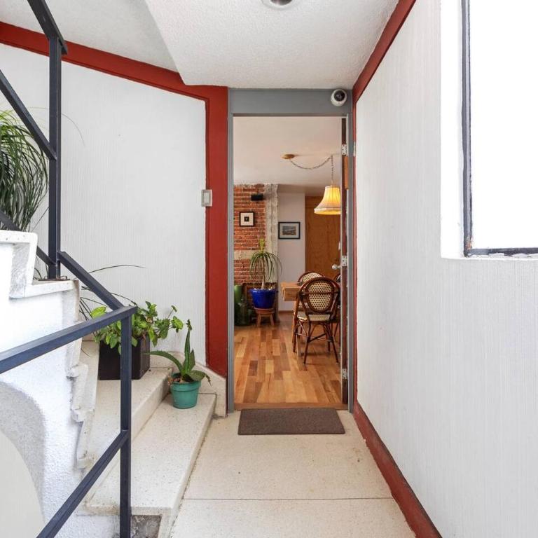 Unique & Comfy with AC near Mercado Medellin - Apartamento - 2