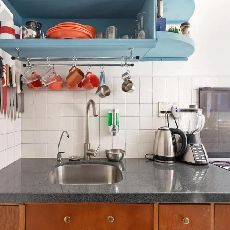 Unique & Comfy with AC near Mercado Medellin - Apartamento - 17