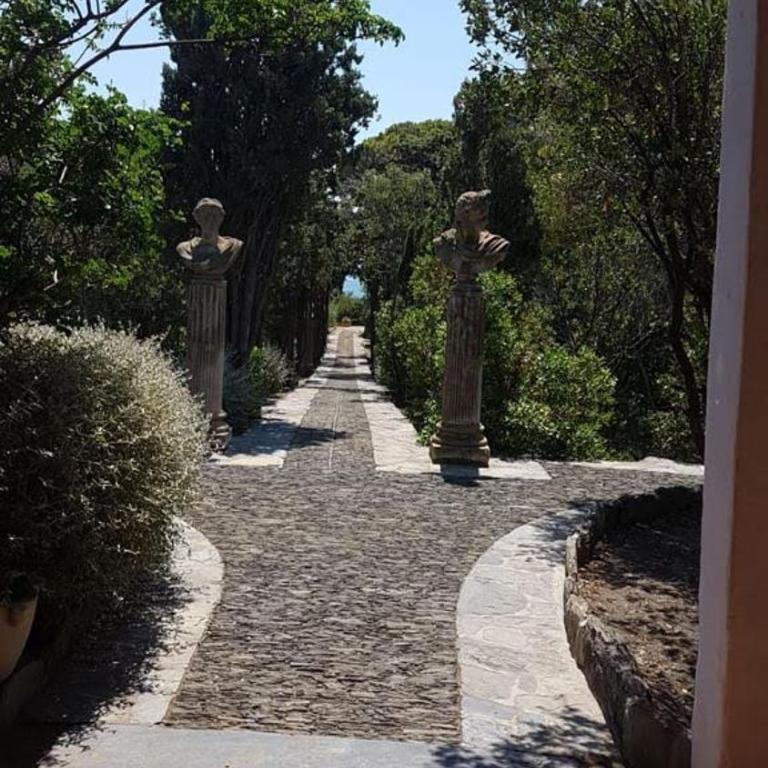 Isla Privada en Cadaqués de ensueño con 11 habitaciones dobles con baño privado y piscina - Villa - 61