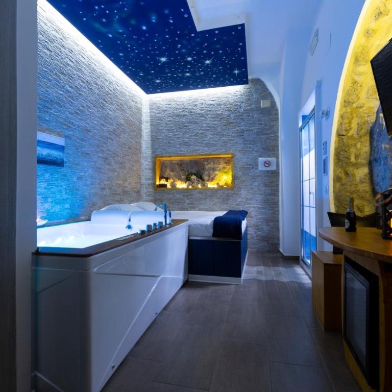 Stabiae Luxury Rooms - Camera King con Vasca Idromassaggio - 3
