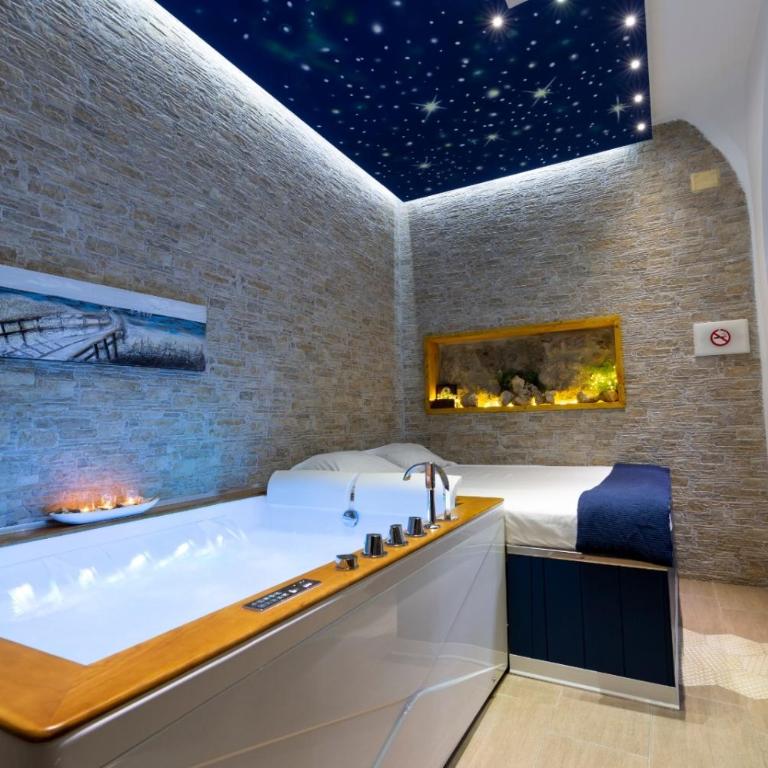 Stabiae Luxury Rooms - Camera King con Vasca Idromassaggio - 1