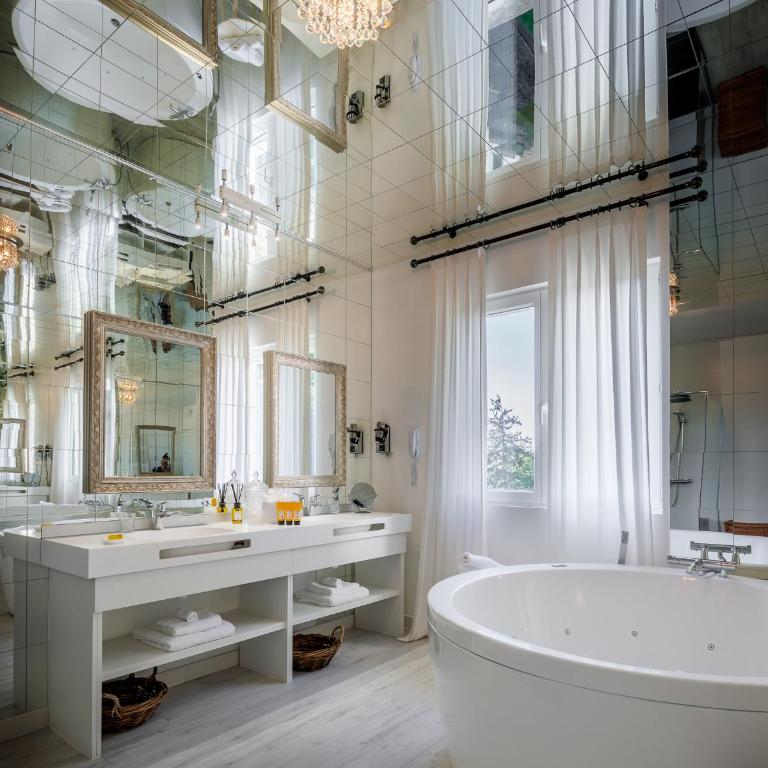 Belfry & Spa by Ligne St Barth - Suite Familiale avec Balcon et Accès Gratuit au Spa - Vue sur Sanctuaire - 4