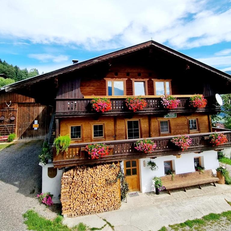 Ferienwohnung Staudach, Apartment - Three-Bedroom Chalet - 1