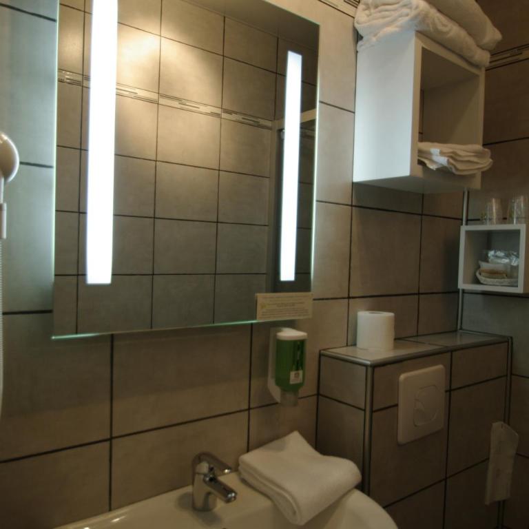 Grand Hotel de L'Univers - Chambre Double ou Lits Jumeaux Supérieure - 7