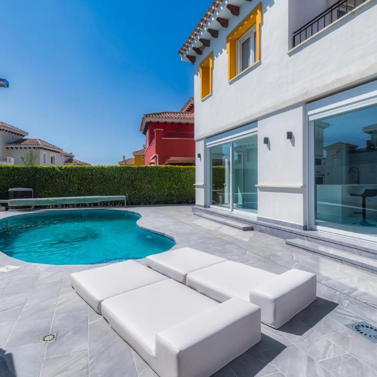 Villa Fresno with Private Pool on gated 5* Mar Menor Golf Resort - 3 Bed/3 shower/WC - Villa de 3 dormitorios - 1