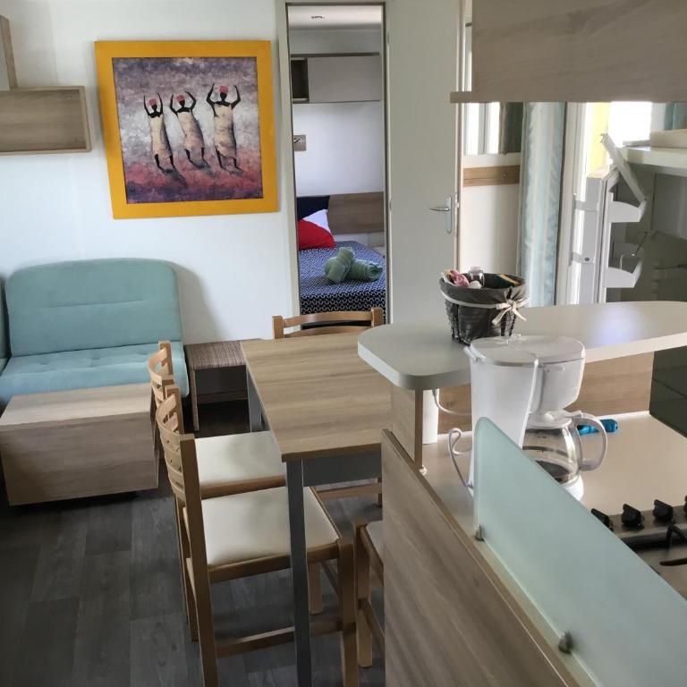 Linge literie et toilette fournis, un grand confort, à côté ou à 5 minutes des piscines tous 3 chambres grande terrasse couverte - Esterel 96 - 15