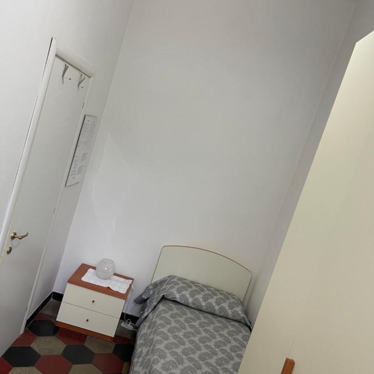 Angels In Rome - Single Room with Shared Bathroom - 14