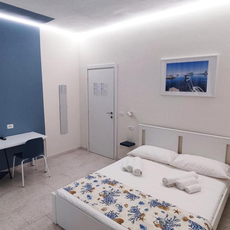 Marricrio House - Double Room with Private Bathroom - 3
