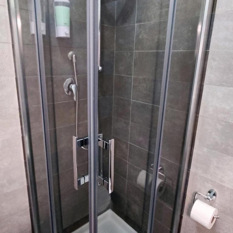 Marricrio House - Triple Room with Shared Bathroom - 5