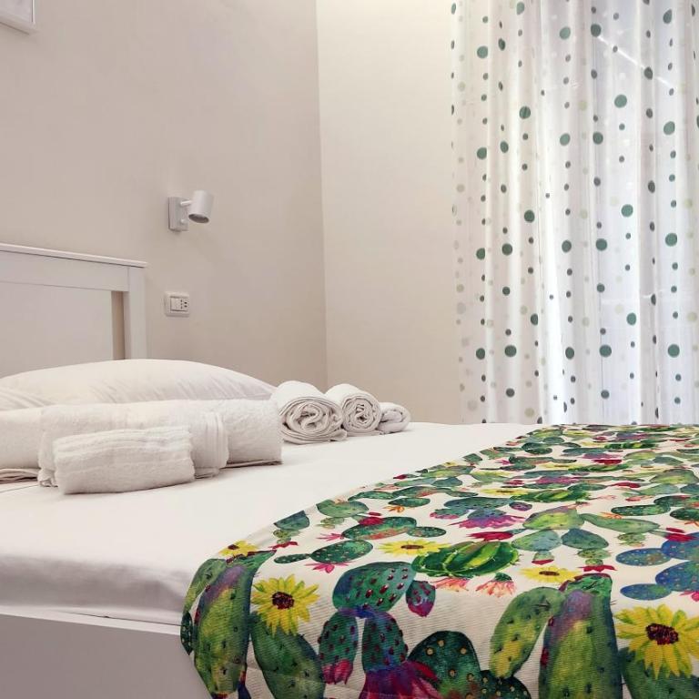 Marricrio House - Triple Room with Shared Bathroom - 1