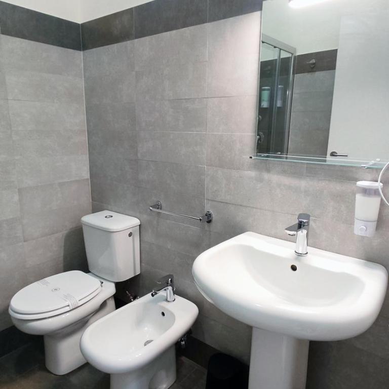 Marricrio House - Triple Room with Shared Bathroom - 4