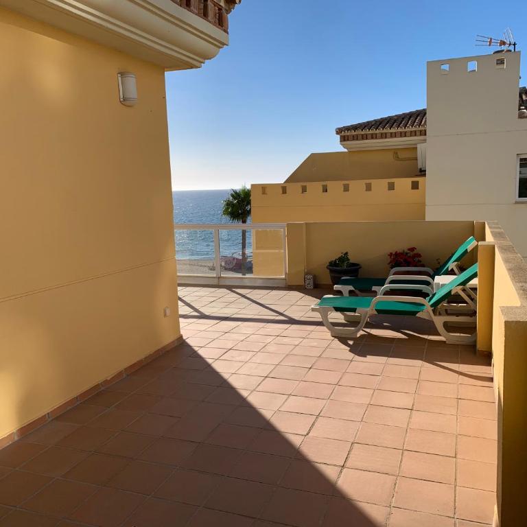Spectacular penthouse in front of the sea, 200 m2 terrace - Arruzafa Playa - Apartamento de 3 dormitorios - 10