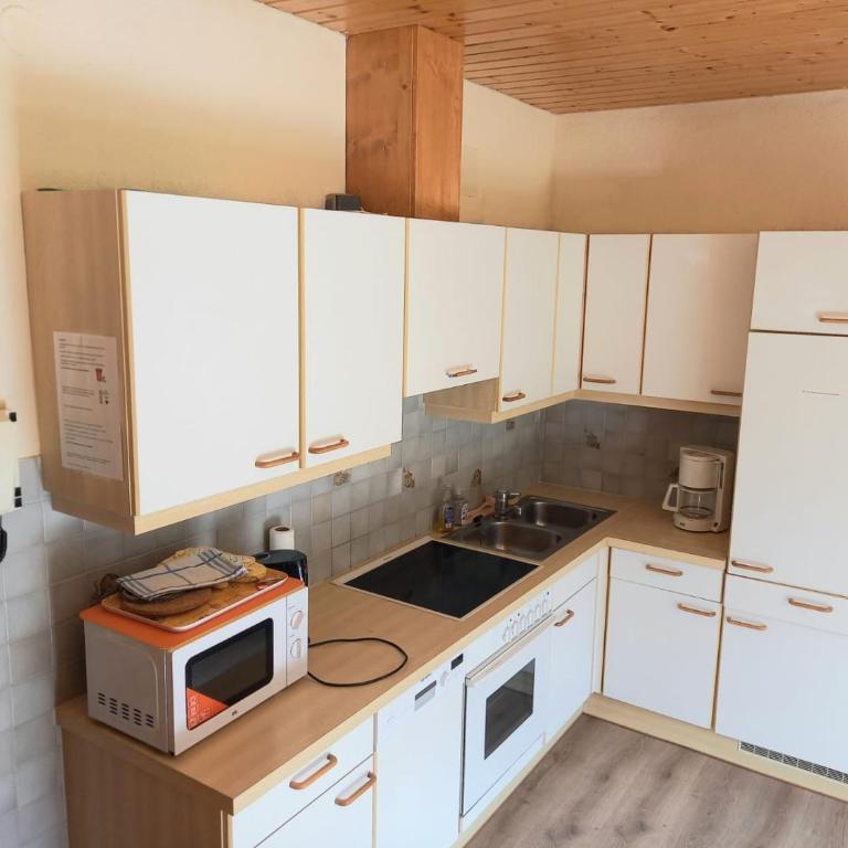 Alie Gusta - Apartment mit Blick auf die Berge - 7