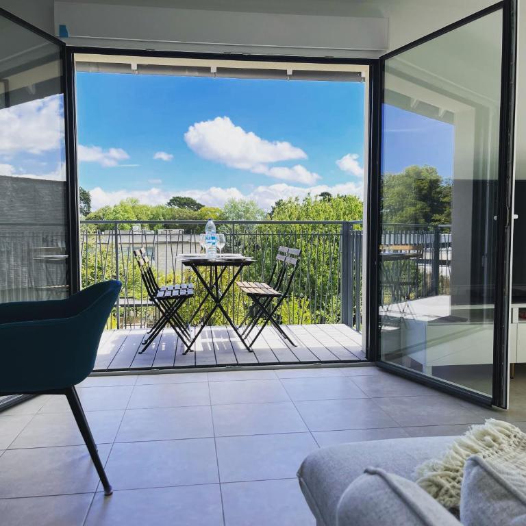 BELLA CRUZ 66 m2 - Premium - Wifi - Balcon - Garage & Recharge électrique - Plage Prieuré - Commerces - Apartment mit 2 Schlafzimmern - 3