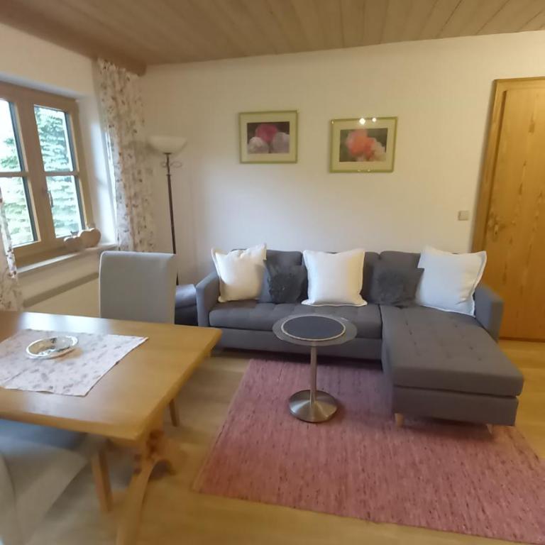 Ferienwohnungen Mooshäusl - Dreibettzimmer mit Balkon - 10