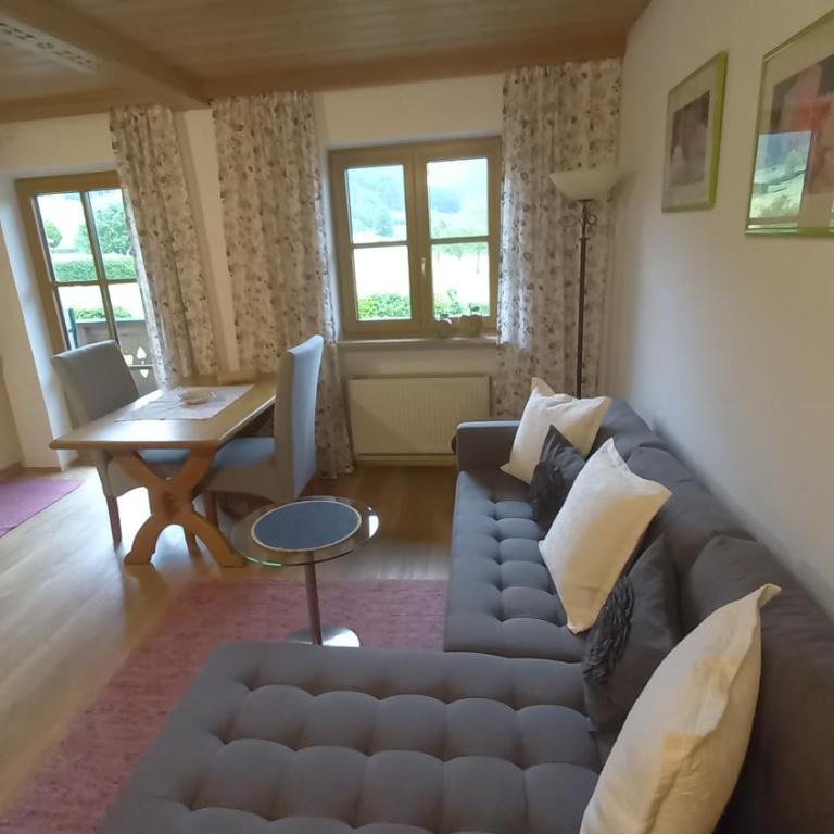Ferienwohnungen Mooshäusl - Dreibettzimmer mit Balkon - 11