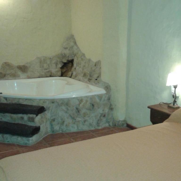 Petit Hotel - Deluxe Double Room with Bath - 1
