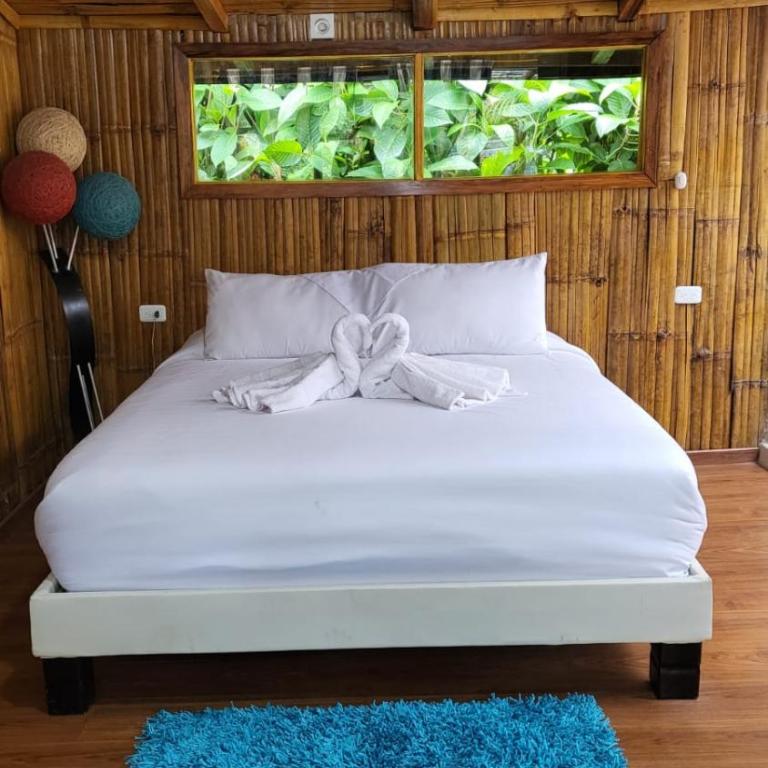 Mindo GlamBird Glamping & Lodge - Suite with Hot Tub - 2