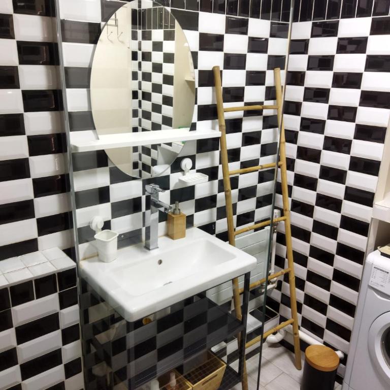 Paris 2 pièces rénové - Appartement 1 Chambre - 19