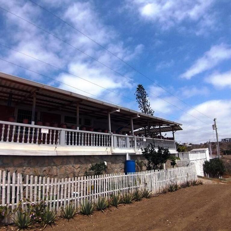 Casa de la colina - Three-Bedroom House - 11