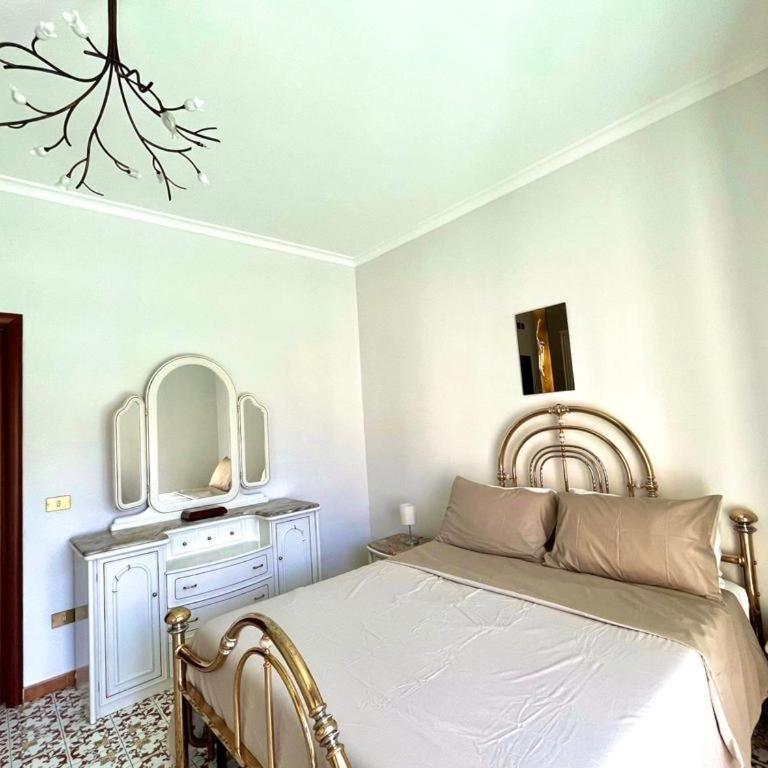 Exclusive Large 3 bed room Apartment with Pool Central Sorrento - Three-Bedroom Apartment - 26