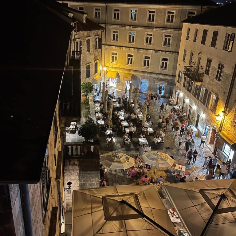 Cozy 2 Bedroom Apartment in Antique Bizanti Palace - Apartman sa 2 Spavaće Sobe - 15