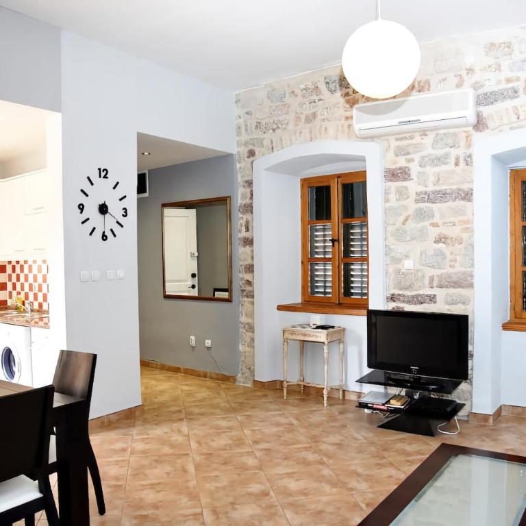 Cozy 2 Bedroom Apartment in Antique Bizanti Palace - Apartman sa 2 Spavaće Sobe - 6