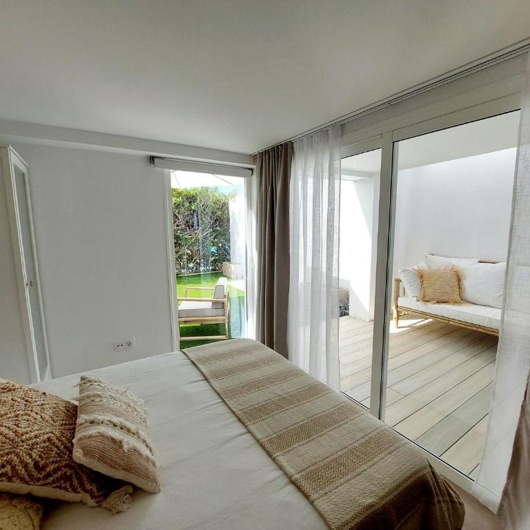 Bungalow de diseño hidromasajes terraza y piscina. - Two-Bedroom Villa - 25