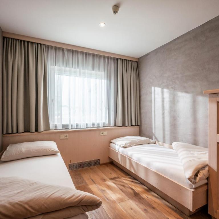 Familienparadies Sporthotel Achensee - FAMILIES ONLY - Familiensuite Dagobert - 3