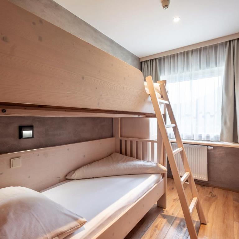 Familienparadies Sporthotel Achensee - FAMILIES ONLY - Familiensuite Dagobert - 5