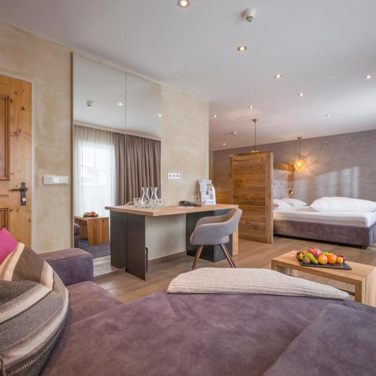 Familienparadies Sporthotel Achensee - FAMILIES ONLY - Familienzimmer Pluto Plus - 1