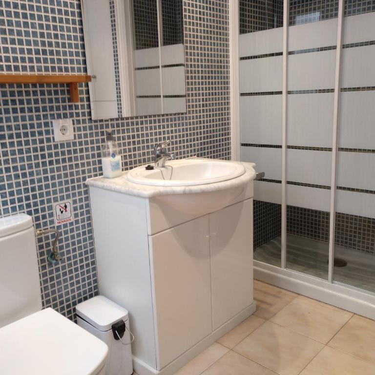 L'Estartit, àtic amb terrassa primera línia - Two-Bedroom Apartment - 12