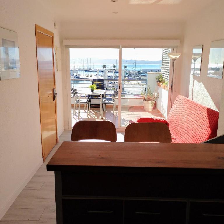 L'Estartit, àtic amb terrassa primera línia - Two-Bedroom Apartment - 8