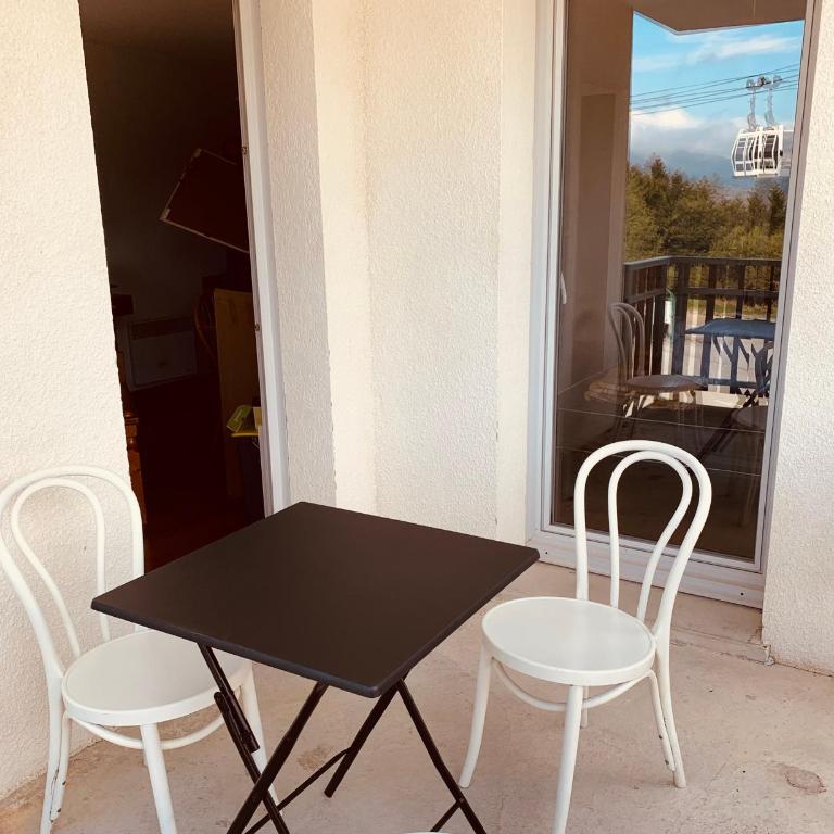 BONASCRE - AX 3 Domaines - 150m des pistes - 4 - 5 personnes - Piscine - Appartement 2 Chambres - 6