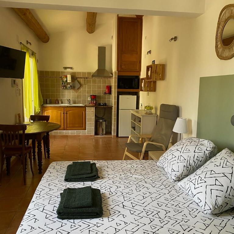 Les Célestins - Studios indépendants - Studio avec Vue sur Jardin - 3