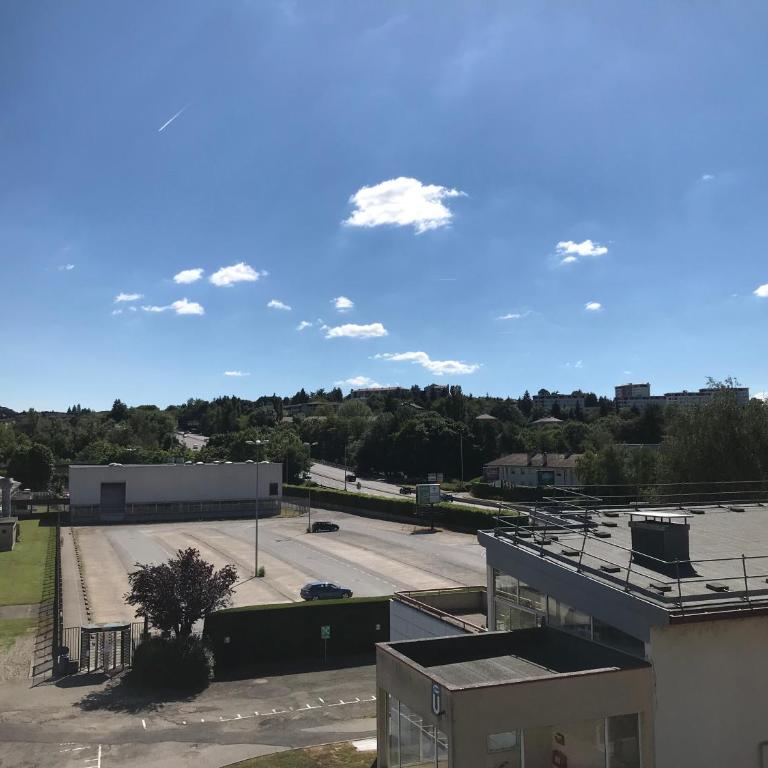 Un petit bout de rêve, balcon, parking & proche centre - One-Bedroom Apartment - 22