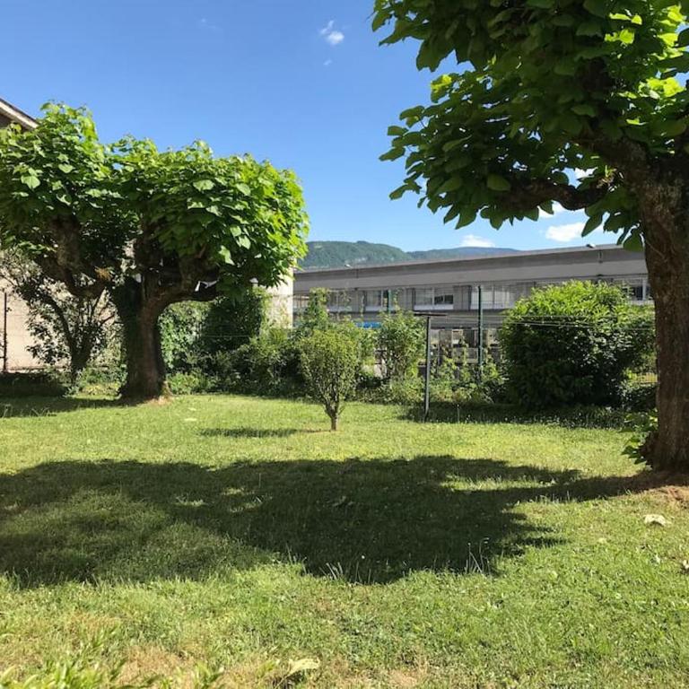 Un petit bout de rêve, balcon, parking & proche centre - One-Bedroom Apartment - 30