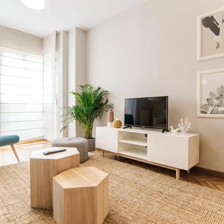 BRIGHT FLAT Parking/Wanda Metropolitano/Airport - Apartamento de 3 dormitorios - 1