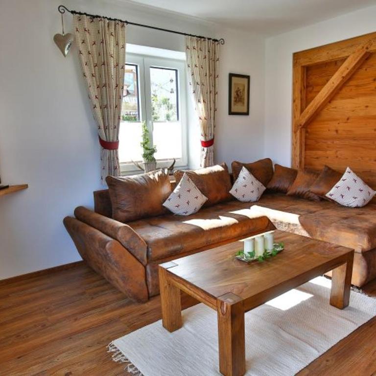 Ferienwohnung Adlerhügel inkl. Chiemgaukarte - Apartment mit 2 Schlafzimmern - 1