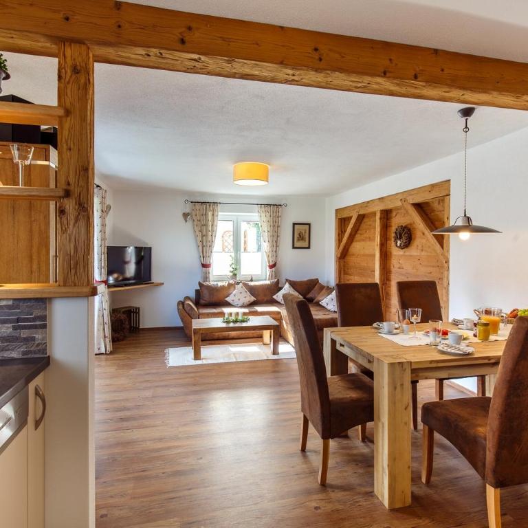 Ferienwohnung Adlerhügel inkl. Chiemgaukarte - Apartment mit 2 Schlafzimmern - 2