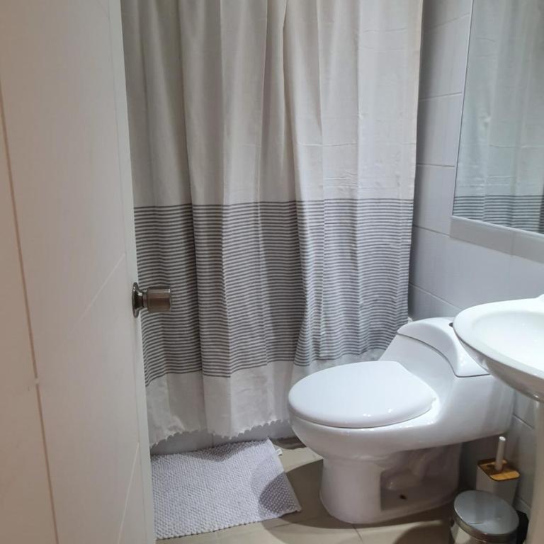 Hermoso Departamento - Three-Bedroom Apartment - 17