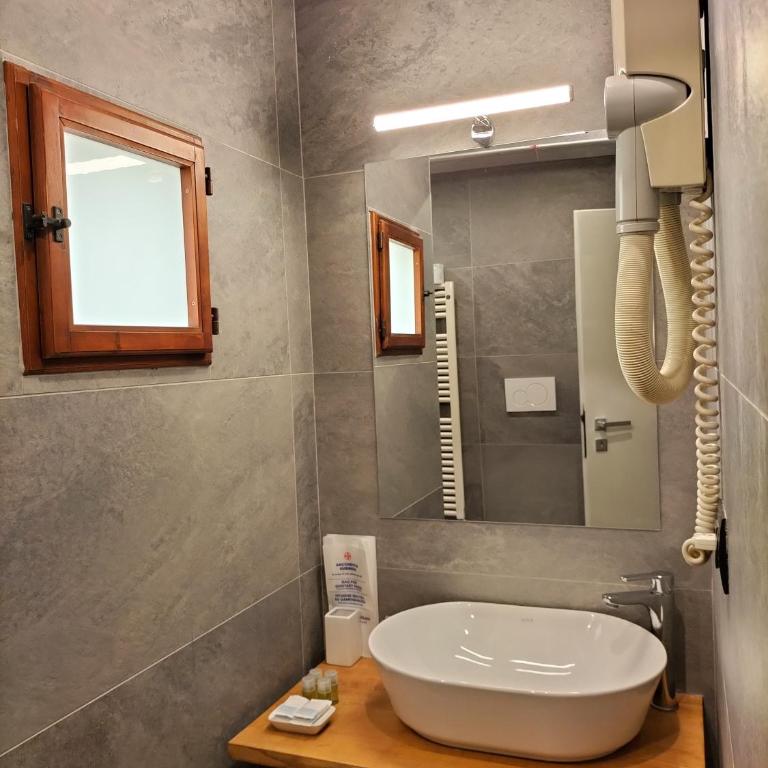 Hotel Camilla Firenze - Camera Quadrupla Classic - 8