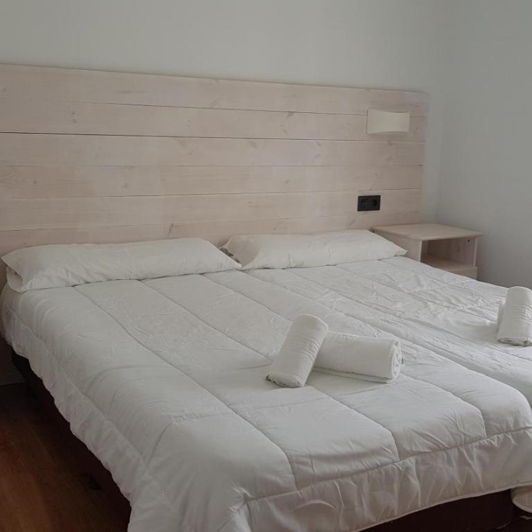 Villa las Flores - Habitación Doble Económica - 2 camas - 8