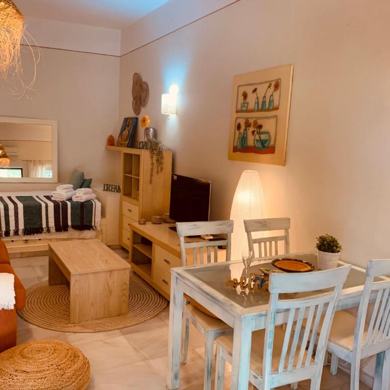 Lovely studio in Marbella close to Puente Romano - Apartamento de 1 dormitorio - 74